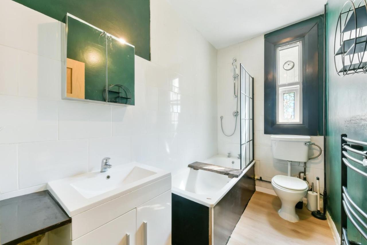 Cozy 1-Bed Apartment In Brixton Londra Esterno foto